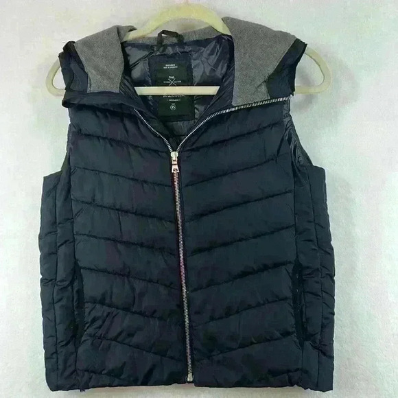 GAP Vest Black Women’s Size XS Outdoor Edition Prima Loft - Picture 1 of 9